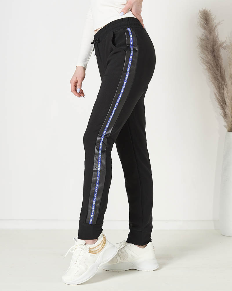 Damen-Sweatpants in Schwarz mit blauen Streifen- Bekleidung