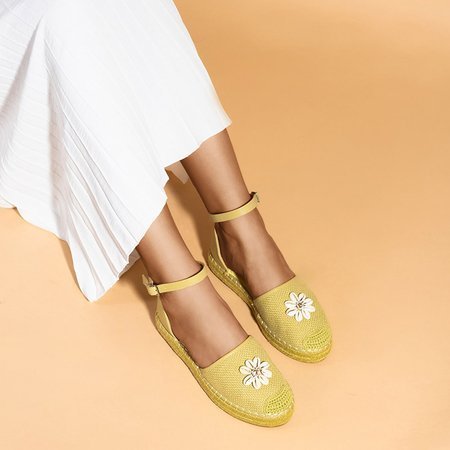 Gelbe Damensandalen a'la espadrilles auf der Maybel-Plattform - Schuhe
