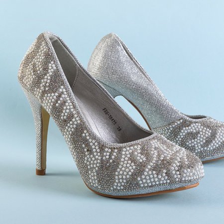 Silberne Damenpumps an einem Felix-Absatz - Schuhe