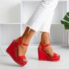 Demeters rote Keilsandalen - Schuhe