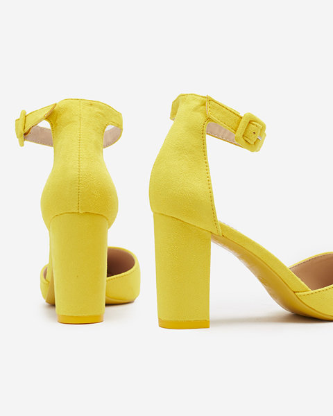 Gelbe Damen-Pumps auf einem Pfosten Reifini- Footwear