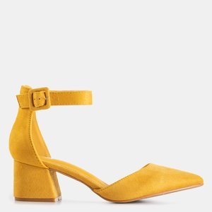 Gelbe Damensandalen auf Pfosten Juti - Schuhe