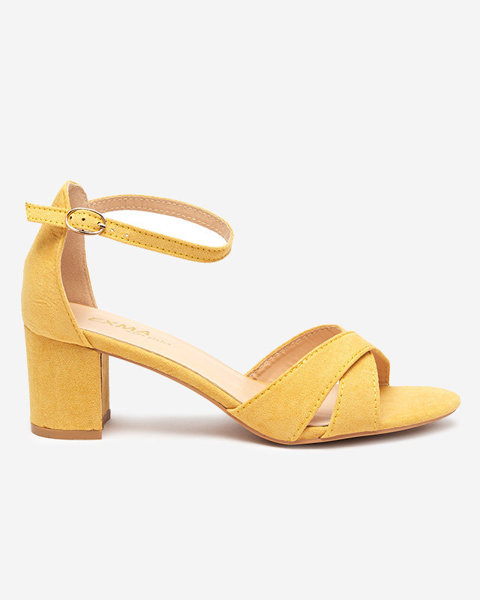 Gelbe Damensandalen auf der Post Nenki - Schuhe