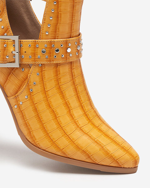 Gelbe Stiefel auf dem Pfosten mit Ausschnitten und Masieo-Schnallen - Schuhe
