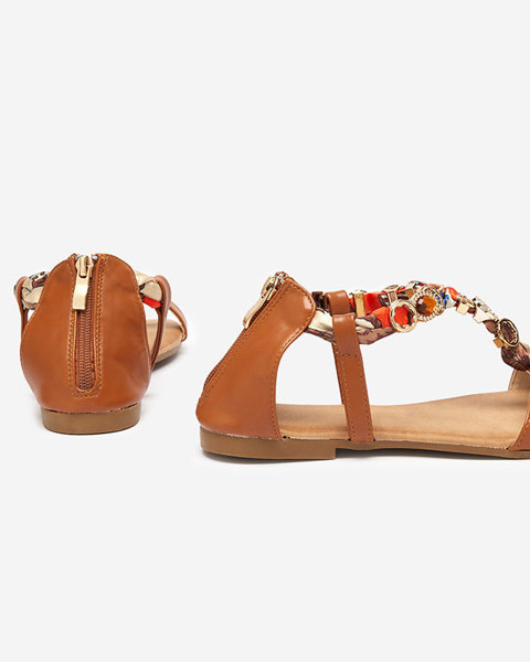 Kamelfarbene Damensandale mit dekorativem Gürtel Hasiro - Schuhe
