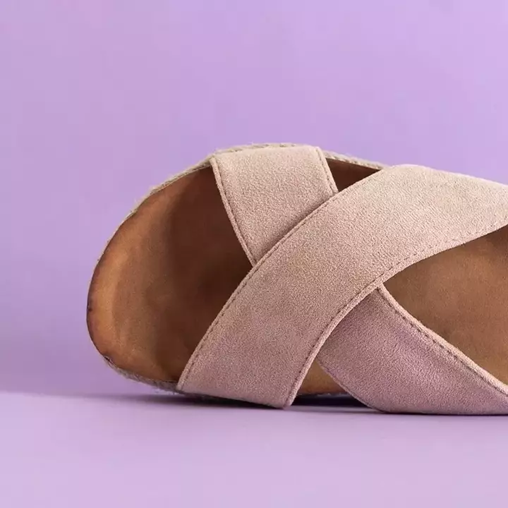 OUTLET Beige Hausschuhe für Damen auf der Martiu-Plattform - Schuhe