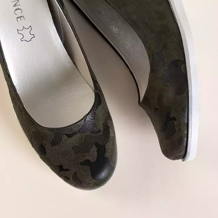 OUTLET Dunkelgrüne Keilpumps Kadia mit Camo-Muster für Damen - Schuhe