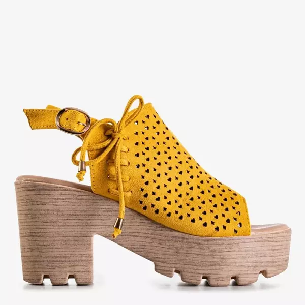 OUTLET Gelbe durchbrochene Damensandalen für Frauen auf dem Noris Post - Footwear