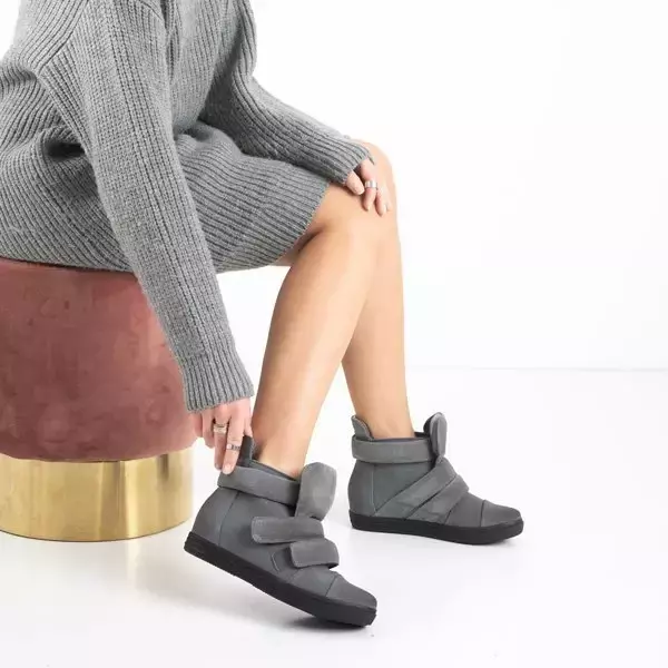 OUTLET Graue Damen-Sneaker mit Innenkeil Agunda - Schuhe