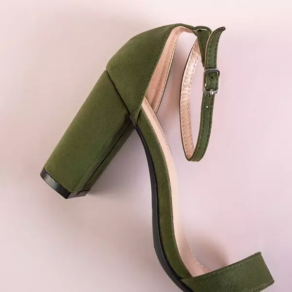 OUTLET Grüne Damensandalen an der Anniet Post - Schuhe