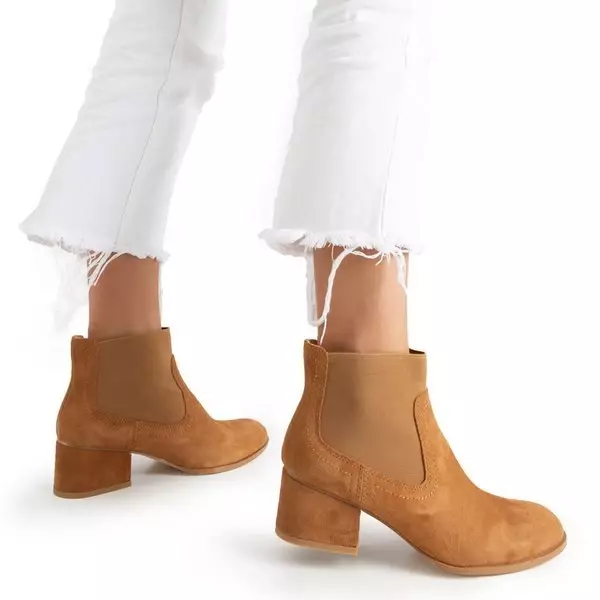 OUTLET Kamelstiefel für Damen mit flachen Absätzen Tarina - Schuhe