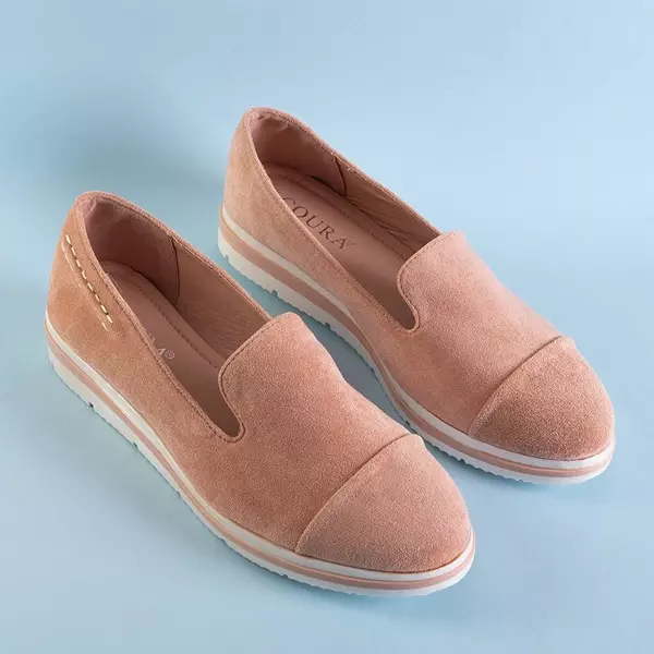 OUTLET Puderige Slipper für Damen auf einem niedrigen Keil Dardariel - Schuhe