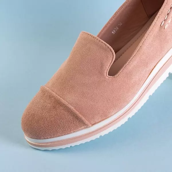 OUTLET Puderige Slipper für Damen auf einem niedrigen Keil Dardariel - Schuhe