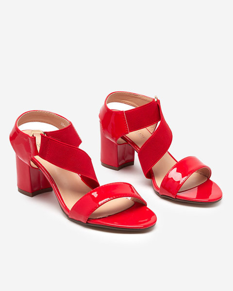 OUTLET Rot lackierte Damensandalen am Wopala-Fußbekleidungsposten