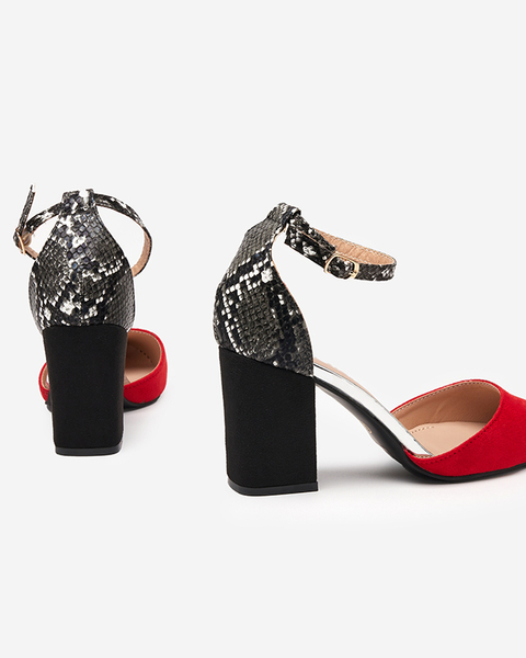 OUTLET Rote Damensandalen an einem Krisco-Pfosten - Schuhe