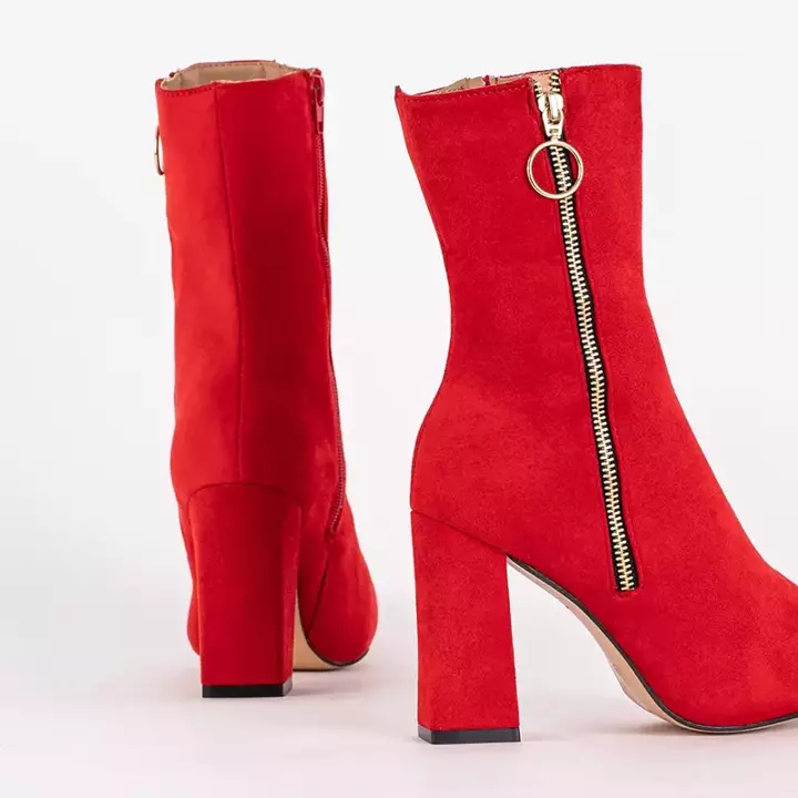 OUTLET Rote lange Damenstiefel auf dem Ecuanti-Posten - Schuhe