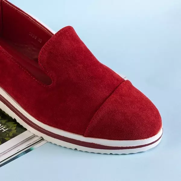 OUTLET Roter Damenmokassin auf niedrigem Keilabsatz Dardariel - Schuhe