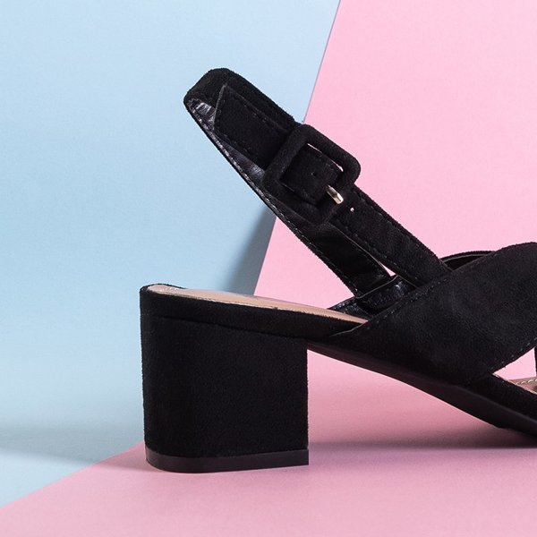 OUTLET Schwarze Damensandalen auf niedrigem Liora-Pfosten - Schuhe