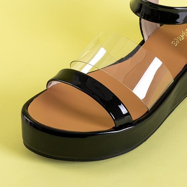 OUTLET Schwarze Damensandalen mit Keilabsatz Hera - Schuhe