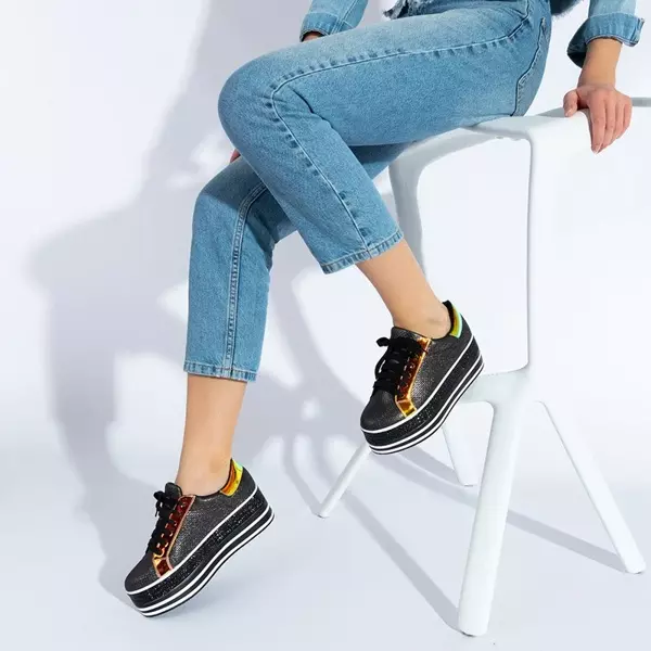 OUTLET Schwarze Sportschuhe für Frauen auf der Armoni-Plattform - Schuhe