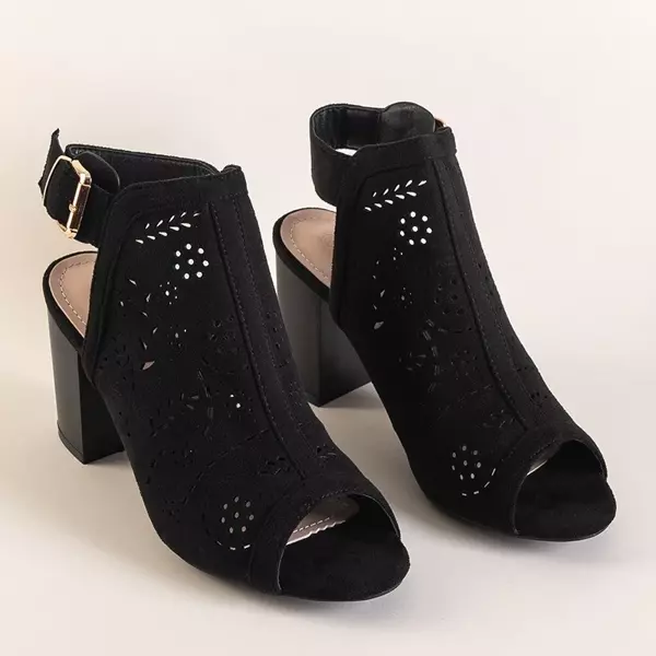 OUTLET Schwarze durchbrochene Sandalen für Damen am Jasmines-Pfosten - Schuhe