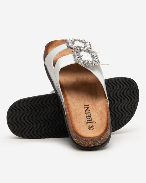 OUTLET Weiße Damenhausschuhe mit verzierten Schnallen Olimika - Schuhe