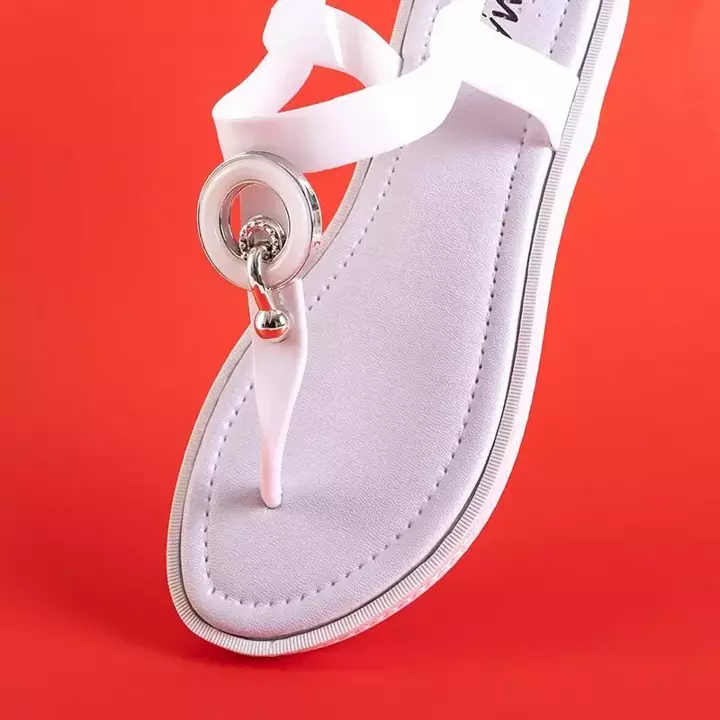 OUTLET Weiße Damensandalen a'la Flip-Flops mit Dosala-Dekoration - Schuhe