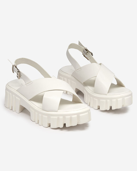 OUTLET Weiße Damensandalen auf massiver Otida-Sohle - Schuhe