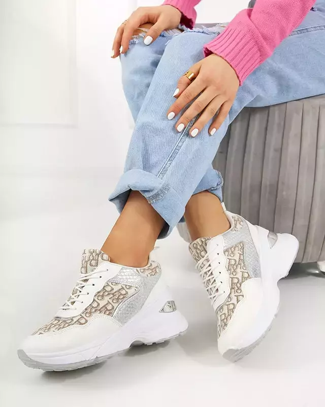 OUTLET Weiße Damensneaker mit Aufdruck und verstecktem Suwill-Keil - Schuhe