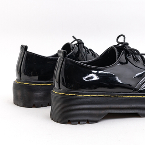 Schwarz lackierte Damen-Schnürschuhe Belita - Schuhe