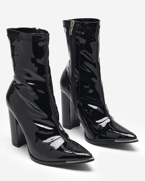 Schwarz lackierte Damenstiefeletten auf dem Rekifa-Post - Schuhe