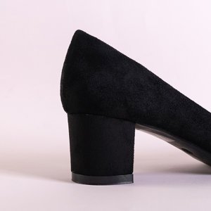 Schwarze Damenpumps auf einem niedrigen Erneka-Pfosten - Schuhe
