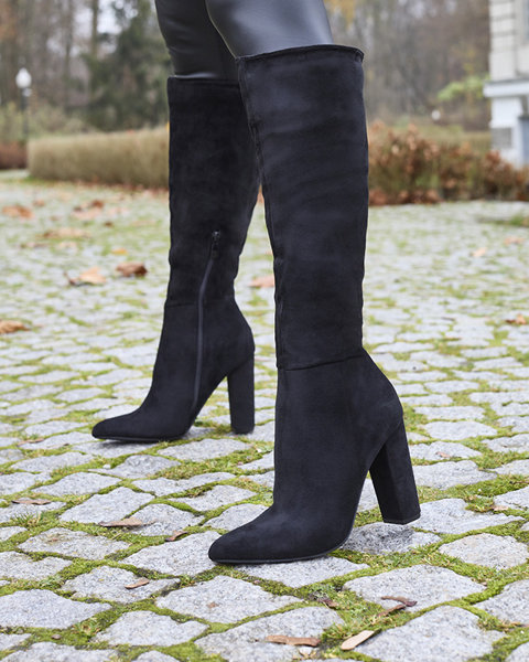 Schwarze Damenstiefel auf einem Pfosten Livena- Footwear