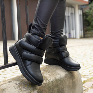 Schwarze Damenstiefel mit verstecktem Keilabsatz Mari - Schuhe