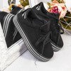 Schwarze Sportschuhe auf der Vahini-Plattform - Schuhe 1