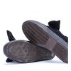 Schwarze Sportschuhe mit einem Band gebunden - Schuhe 1