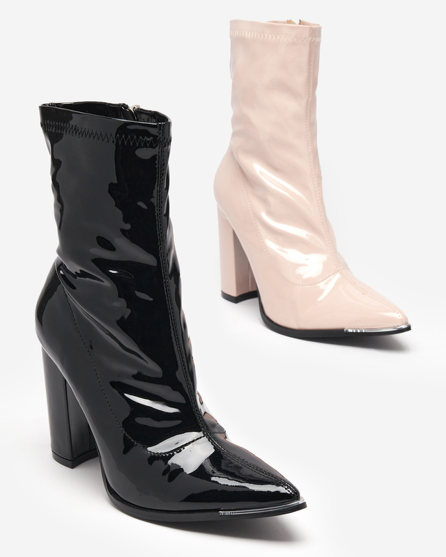 Schwarz lackierte Damenstiefeletten auf dem Rekifa-Post - Schuhe