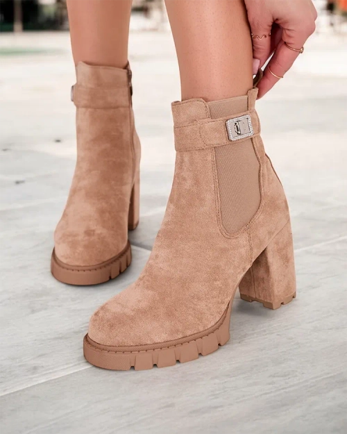 Жіночі чоботи Royalfashion на посту Effo