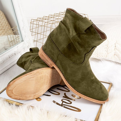 Grüne Cowboystiefel auf einem überzogenen Astrit-Keil - Schuhe