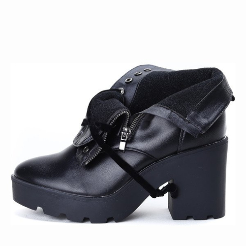 Czarne botki na grubej podeszwie - Obuwie