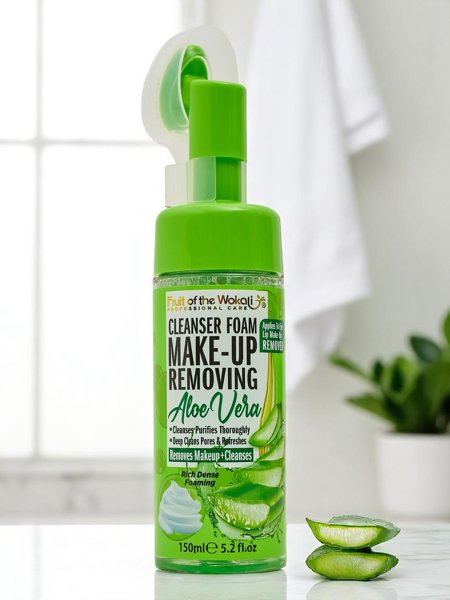 Reinigender und feuchtigkeitsspendender Reinigungsschaum fürs Gesicht mit Aloe und Bürste
