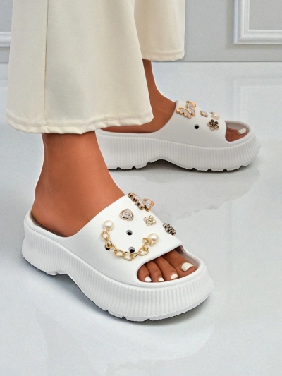 Royalfashion Damen-Gummisandalen mit Verzierungen Slash Glam