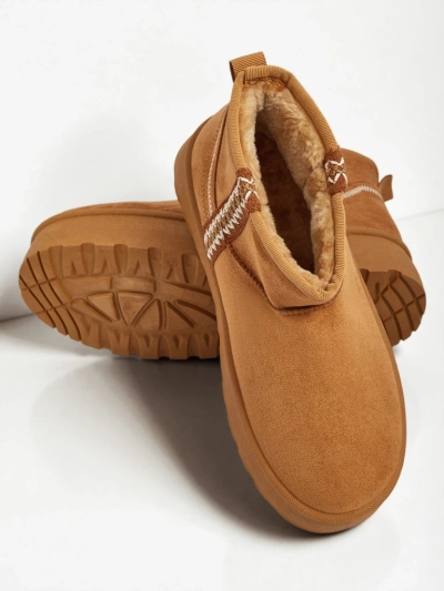 Kurze Damenstiefel a'la Schneestiefel Pravel