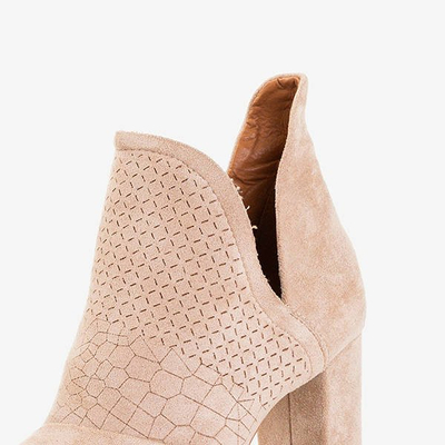 Hellbraune Damenstiefeletten an einem höheren Pfosten mit Fimoli-Schnitt - Schuhe