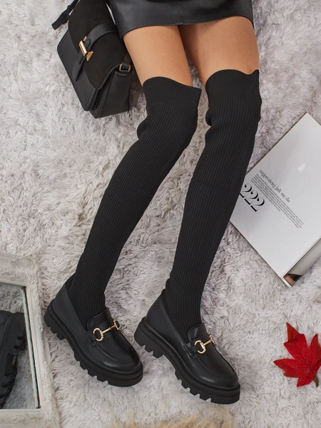 Lange Damen Schlupf Overknee-Stiefel mit Verzierung Novera