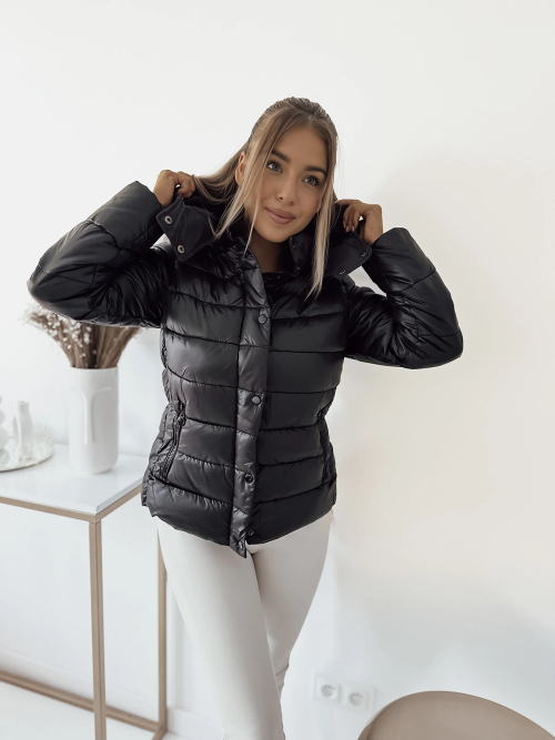 Royalfashion Чорна жіноча стьобана куртка з капюшоном