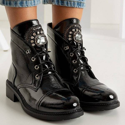 Schwarze Lackstiefel für Damen mit Nissioe-Steinen - Schuhe