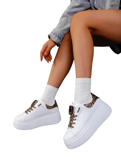 Royalfashion Damen Sportsneaker auf einer Plattform Safirrat