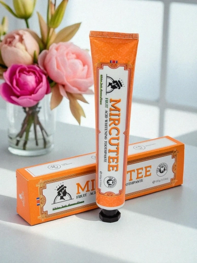 Відбілююча зубна паста з фруктовим смаком