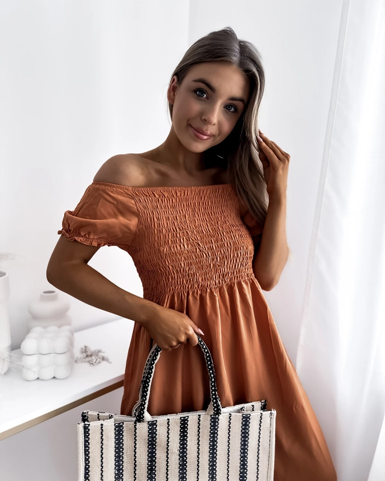 Kamelfarbenes langes Damenkleid a'la hiszpanka- Kleidung